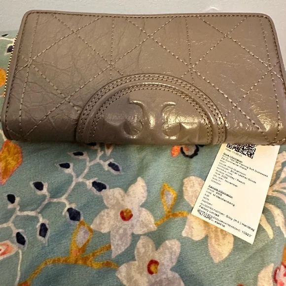 Elegant Brown Women's Wallet - Picture 3 of 3